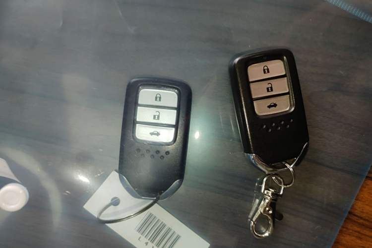 Used Honda Civic 2016 220TURBO Manual Luxury Edition Vehicle Key