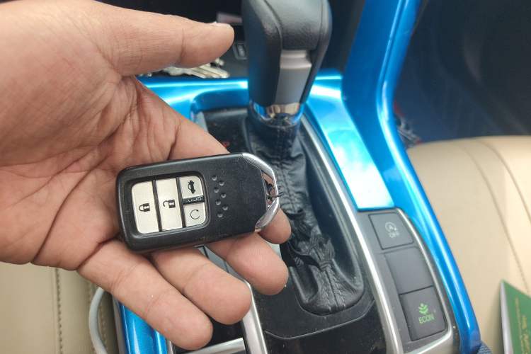 Used Honda Civic 2016 220TURBO CVT Luxury Edition Vehicle Key