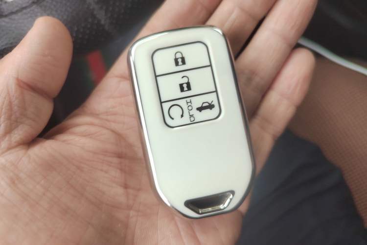 Used Honda Civic 2016 220TURBO CVT Luxury Edition Vehicle Key