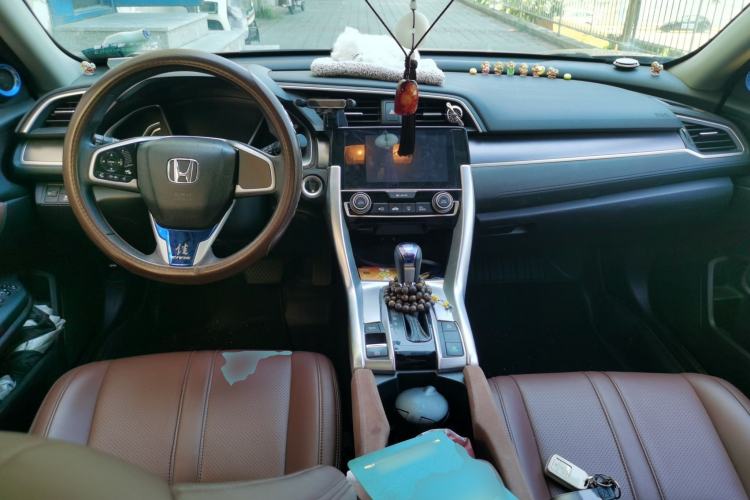Used Honda Civic 2016 220TURBO CVT Luxury Edition Center Console