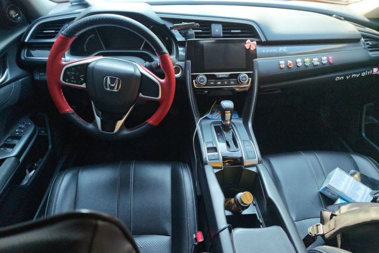 Used Honda Civic 2016 220TURBO CVT Luxury Edition Center Console