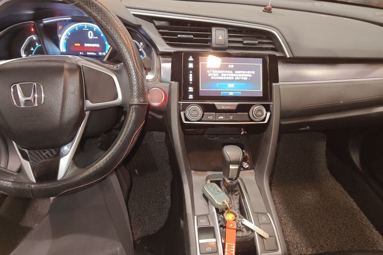 Used Honda Civic 2016 220TURBO CVT Luxury Edition Center Console