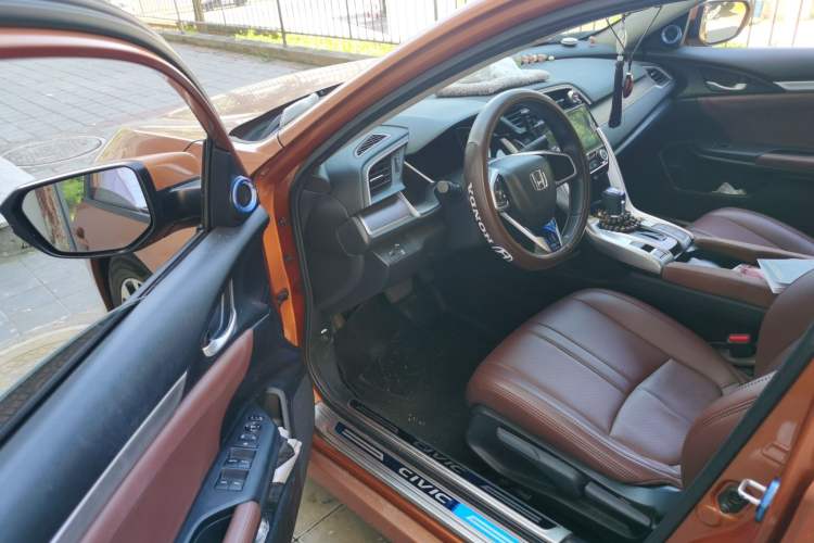 Used Honda Civic 2016 220TURBO CVT Luxury Edition Driver Seat