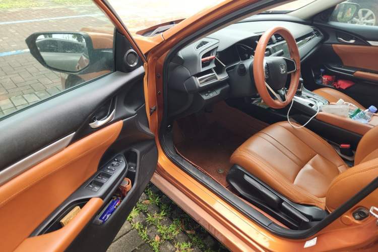 Used Honda Civic 2016 220TURBO CVT Luxury Edition Driver Seat