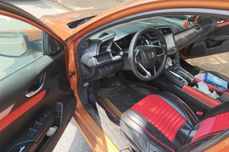 Used Honda Civic 2016 220TURBO CVT Luxury Edition Driver Seat