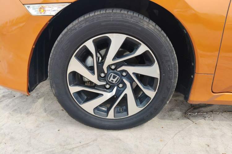 Used Honda Civic 2016 220TURBO CVT Luxury Edition Exterior 4