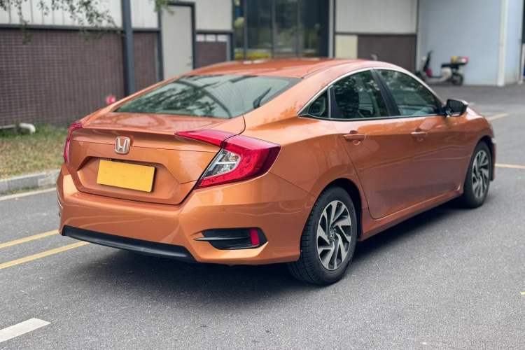 Used Honda Civic 2016 220TURBO CVT Luxury Edition Exterior 6
