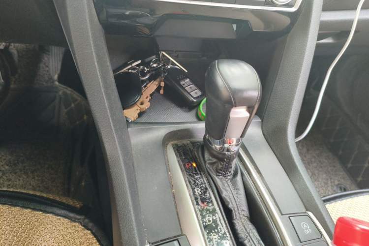 Used Honda Civic 2016 220TURBO CVT Prestige Edition Gear Lever