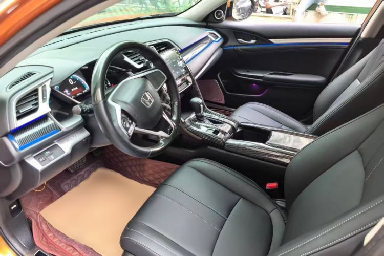 Used Honda Civic 2016 220TURBO CVT Luxury Edition Interior 1