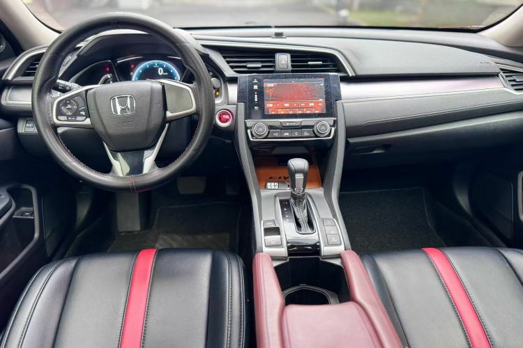 Used Honda Civic 2016 220TURBO CVT Luxury Edition Interior 4