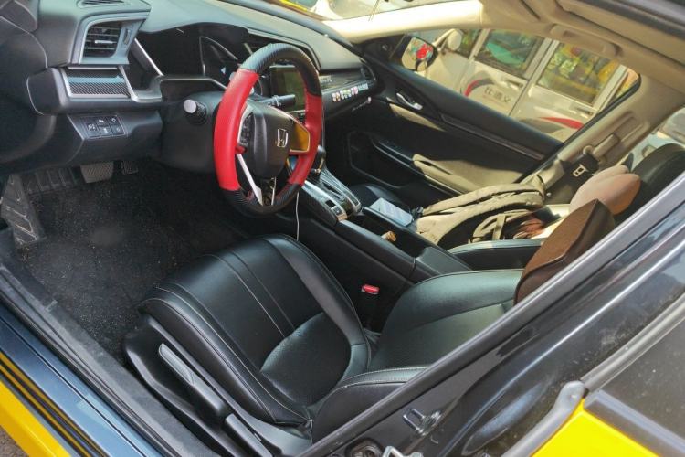 Used Honda Civic 2016 220TURBO CVT Luxury Edition Left Front Seat