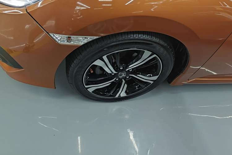 Used Honda Civic 2016 220TURBO CVT Prestige Edition Left Front Wheel Hub