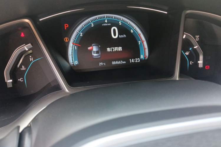 Used Honda Civic 2016 220TURBO CVT Luxury Edition Odometer Close Up
