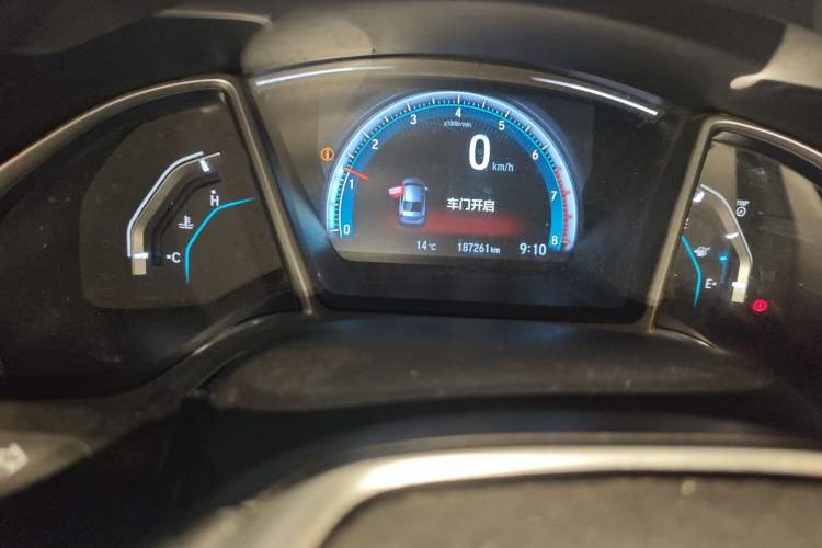 Used Honda Civic 2016 220TURBO Manual Luxury Edition Odometer Close Up