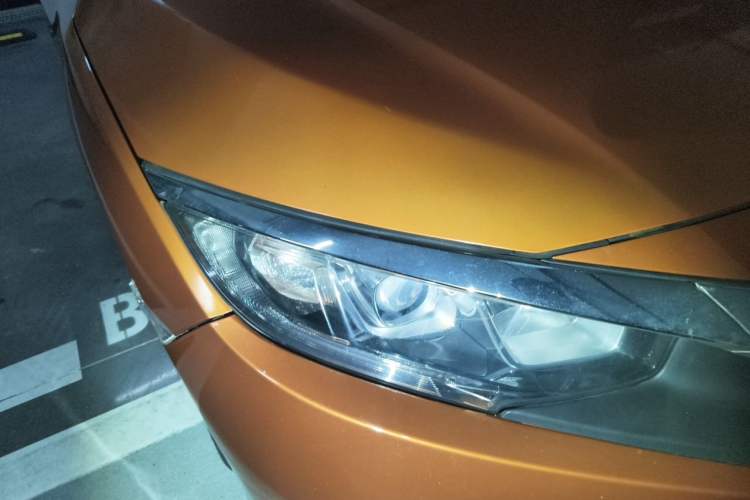 Used Honda Civic 2016 220TURBO CVT Luxury Edition Right Front Headlight