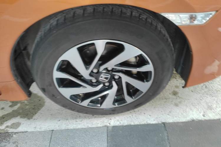 Used Honda Civic 2016 220TURBO CVT Luxury Edition Right Front Wheel Hub