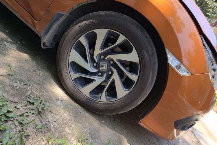 Used Honda Civic 2016 220TURBO CVT Luxury Edition Right Front Wheel Hub