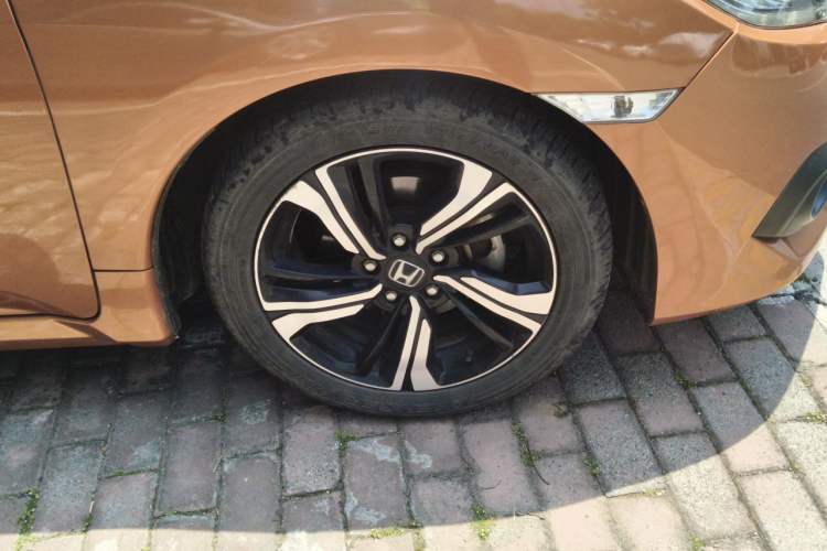 Used Honda Civic 2016 220TURBO CVT Prestige Edition Right Front Wheel Hub