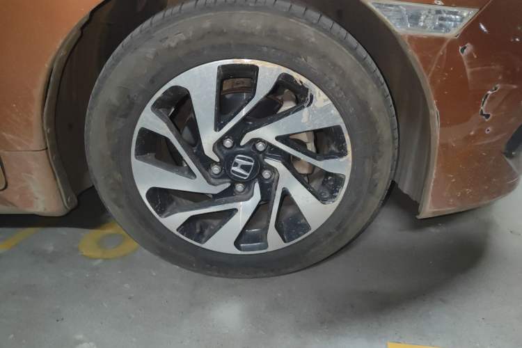 Used Honda Civic 2016 220TURBO CVT Luxury Edition Right Front Wheel Hub
