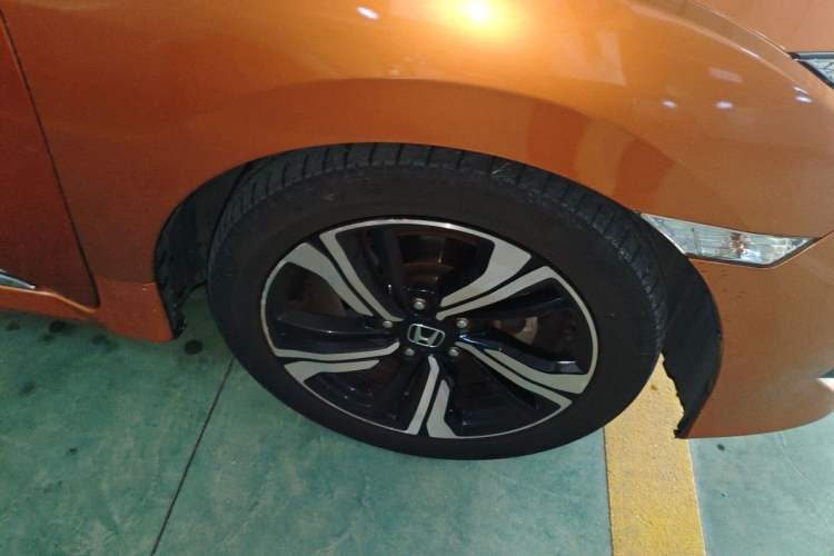 Used Honda Civic 2016 220TURBO CVT Prestige Edition Right Front Wheel Hub