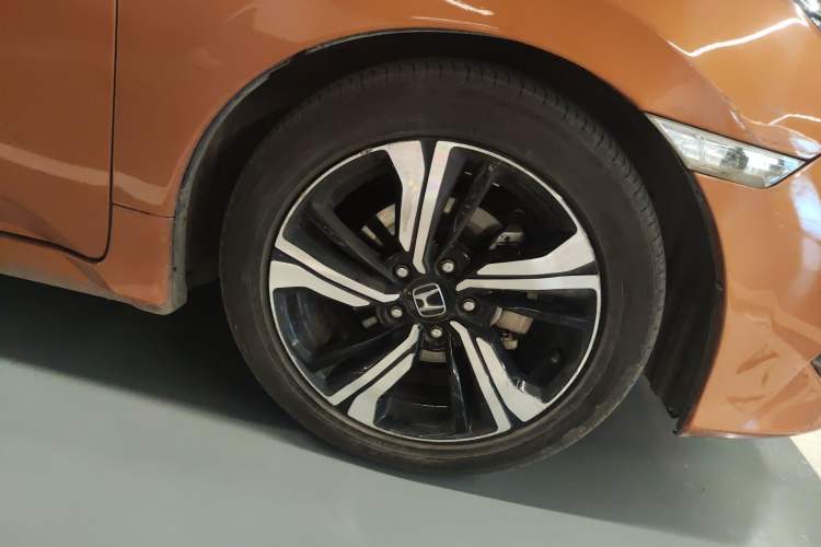 Used Honda Civic 2016 220TURBO CVT Prestige Edition Right Front Wheel Hub