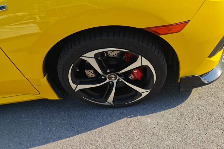Used Honda Civic 2016 220TURBO CVT Luxury Edition Right Front Wheel Hub