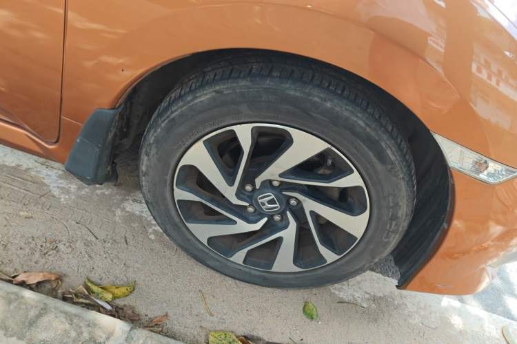 Used Honda Civic 2016 220TURBO CVT Luxury Edition Right Front Wheel Hub