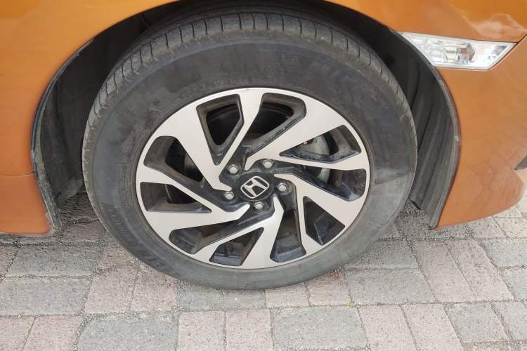 Used Honda Civic 2016 220TURBO CVT Luxury Edition Right Front Wheel Hub