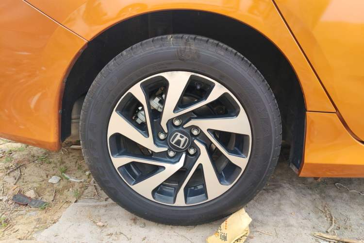 Used Honda Civic 2016 220TURBO CVT Luxury Edition Right Rear Wheel Hub