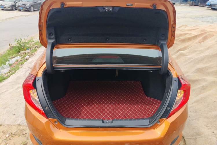 Used Honda Civic 2016 220TURBO CVT Luxury Edition Trunk