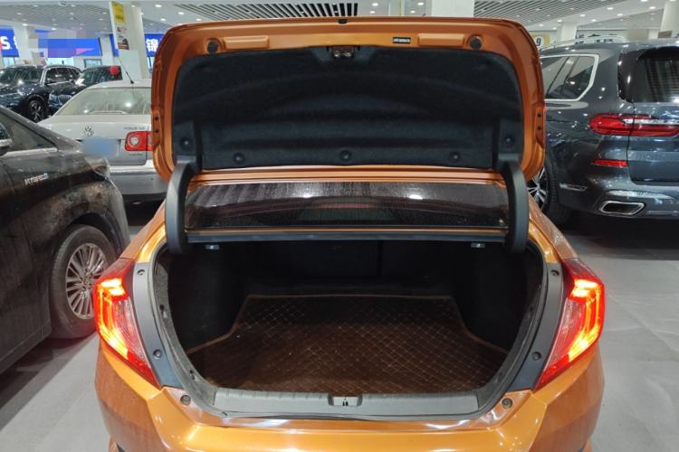 Used Honda Civic 2016 220TURBO CVT Luxury Edition Trunk