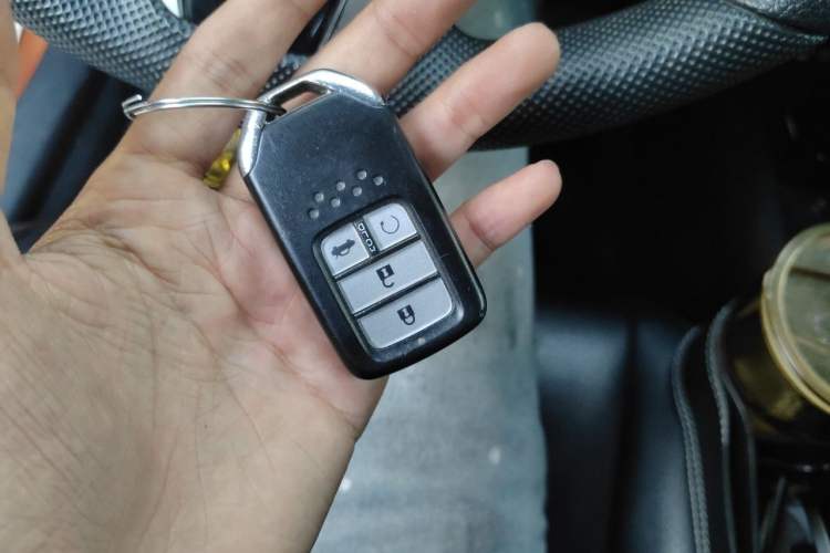 Used Honda Civic 2016 220TURBO CVT Luxury Edition Vehicle Key