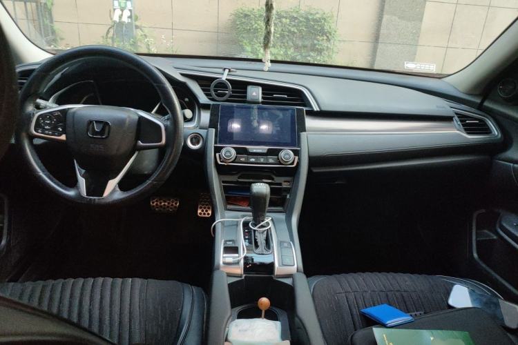 Used Honda Civic 2019 220TURBO CVT Dynamic Edition China V Emission Standard Center Console