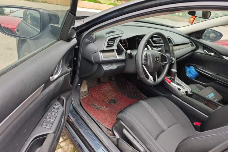 Used Honda Civic 2019 220TURBO CVT Dynamic Edition China VI Driver Seat