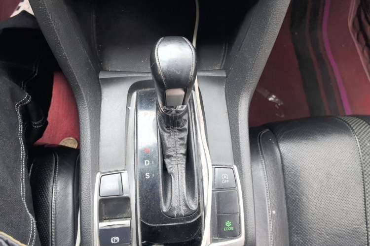 Used Honda Civic 2019 220TURBO CVT Power Edition China VI Emission Standard Gear Lever