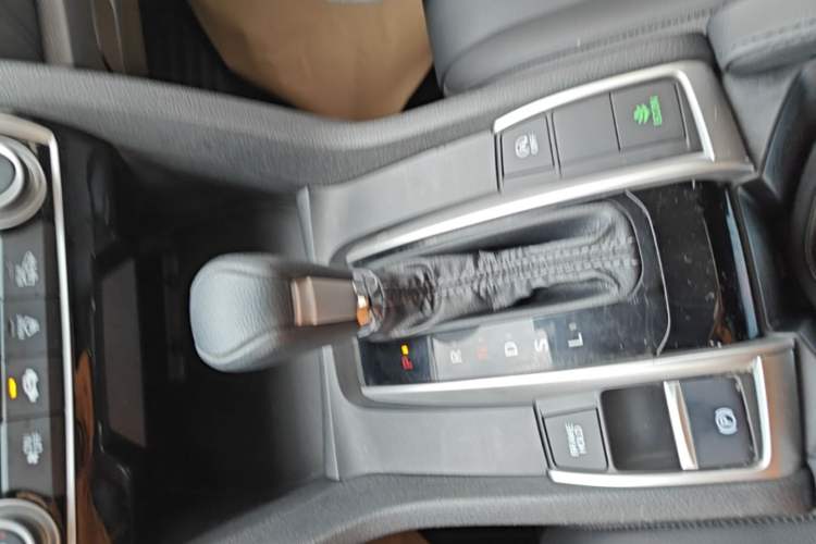 Used Honda Civic 2019 220TURBO CVT Dynamic Edition China VI Gear Lever