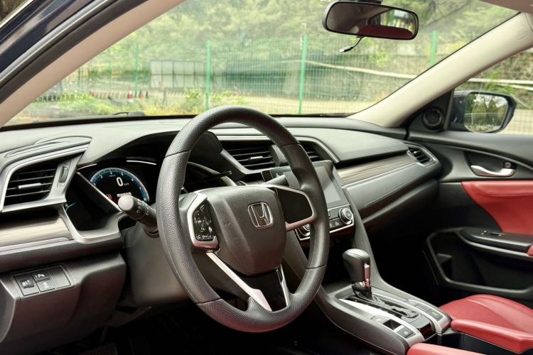 Used Honda Civic 2019 220TURBO CVT Dynamic Edition China VI Interior 1
