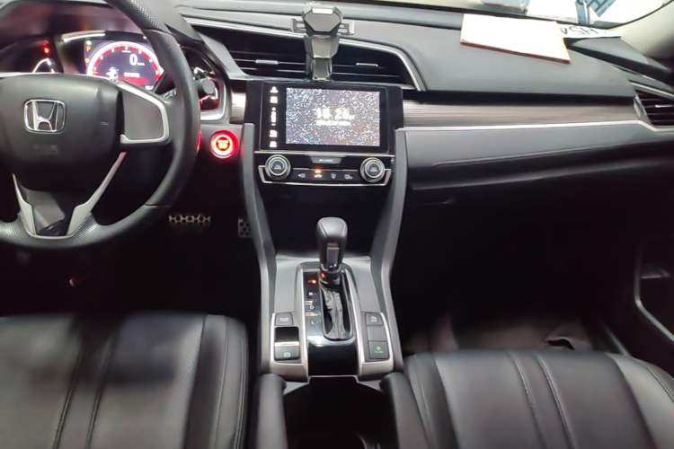 Used Honda Civic 2019 220TURBO CVT Dynamic Edition China V Emission Standard Audio And AC Panel