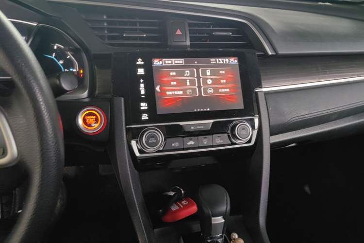Used Honda Civic 2019 220TURBO CVT Dynamic Edition China V Audio And AC Panel