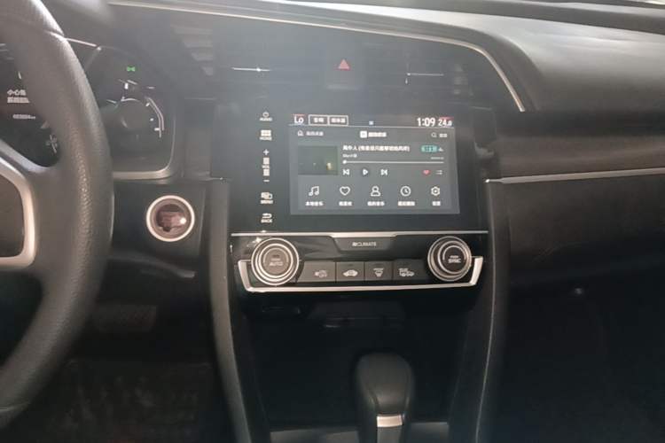 Used Honda Civic 2019 220TURBO CVT Dynamic Edition China VI Audio And AC Panel