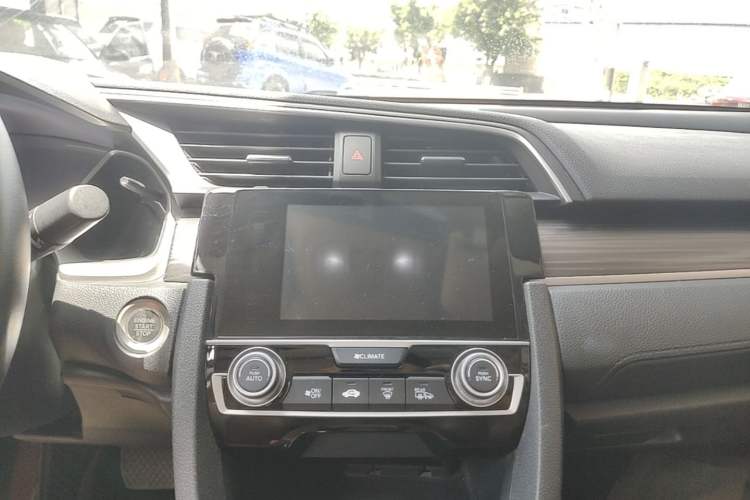 Used Honda Civic 2019 220TURBO CVT Dynamic Edition China VI Audio And AC Panel