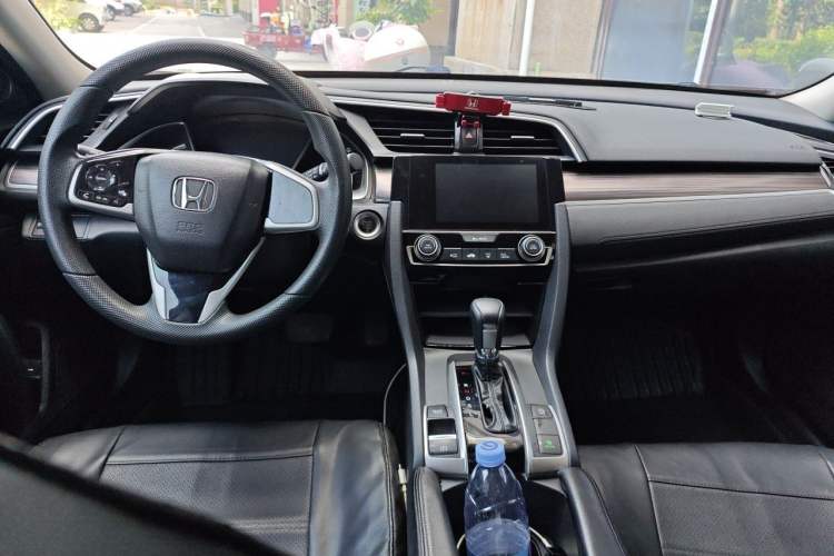 Used Honda Civic 2019 220TURBO CVT Dynamic Edition China VI Center Console