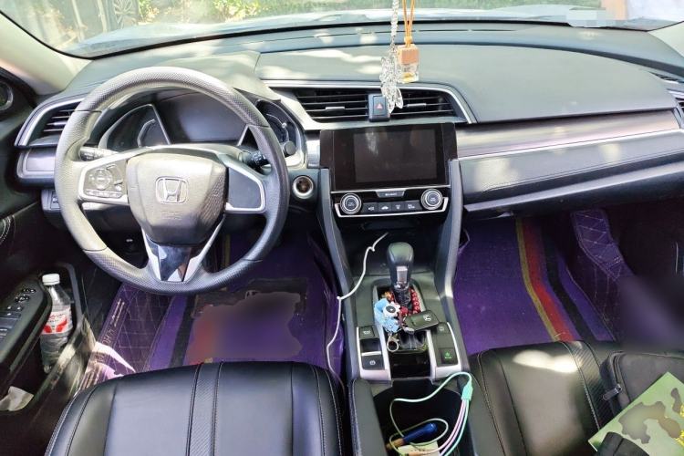 Used Honda Civic 2019 220TURBO CVT Dynamic Edition China VI Center Console