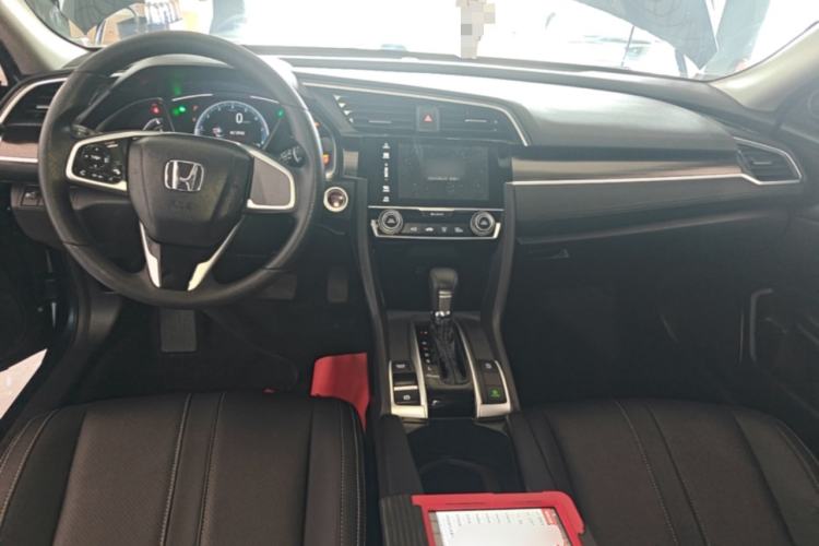 Used Honda Civic 2019 220TURBO CVT Dynamic Edition China VI Center Console