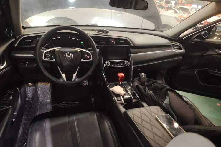 Used Honda Civic 2019 220TURBO CVT Dynamic Edition China VI Emission Standard Center Console