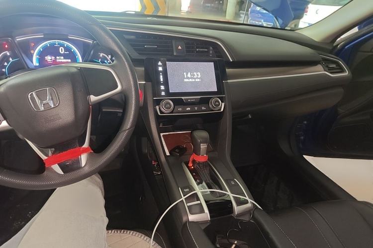 Used Honda Civic 2019 220TURBO CVT Dynamic Edition China VI Center Console