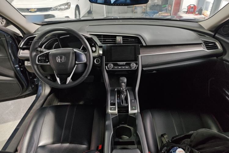 Used Honda Civic 2019 220TURBO CVT Dynamic Edition China VI Center Console