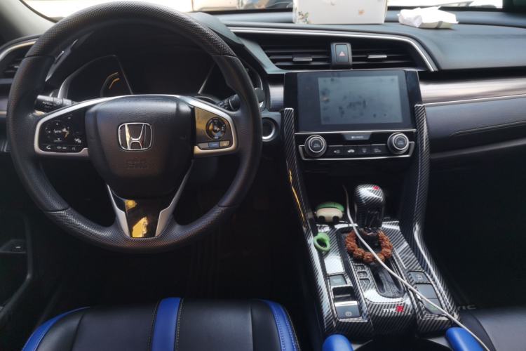 Used Honda Civic 2019 220TURBO CVT Dynamic Edition China VI Center Console