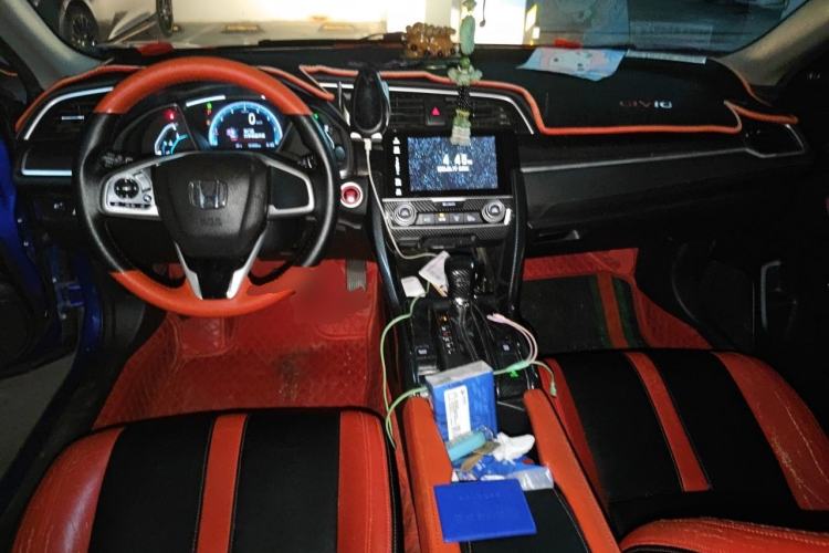Used Honda Civic 2019 220TURBO CVT Dynamic Edition China VI Center Console