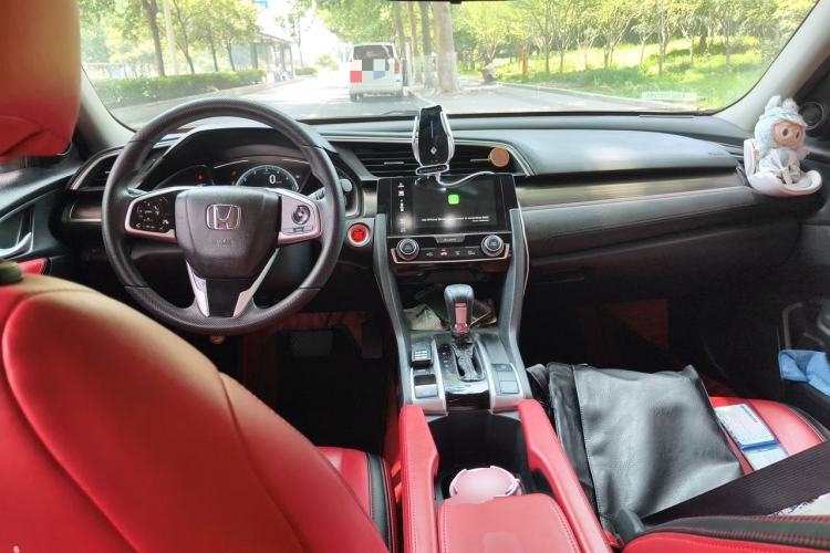 Used Honda Civic 2019 220TURBO CVT Dynamic Edition China VI Center Console